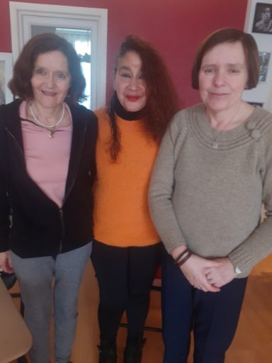 Carole, Kahadija et Catherine. Membres del'association GEM la boussole, et pratiquant la danse.